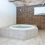 Luxury Pool House Stay Dom wakacyjny *