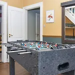 Dom wakacyjny Luxury Pool House Stay